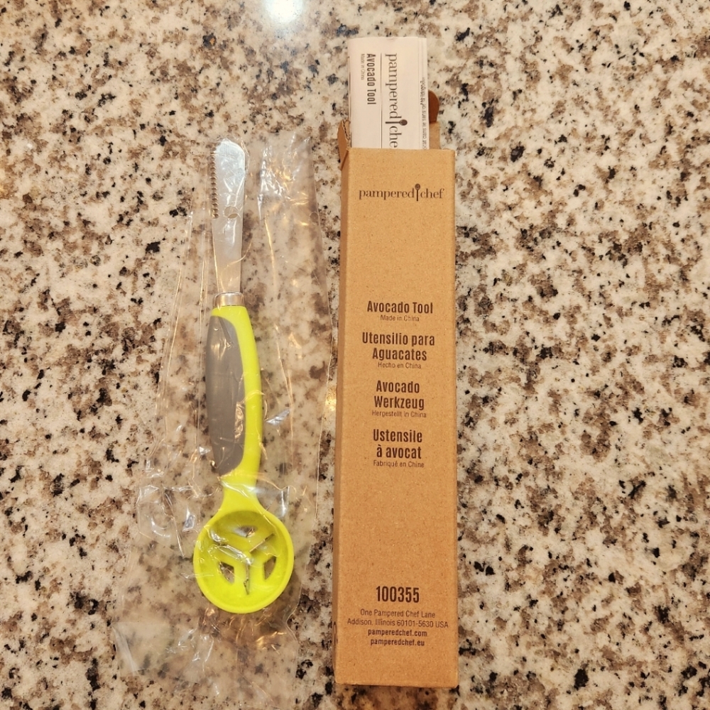 NEW Pampered Chef avocado tool